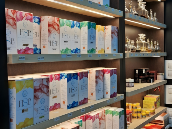 How to Find Reliable Perfume Shops near You?